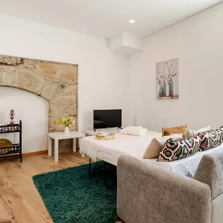 Apartament Stone Walls & Sunlit Terrace Retreat By Hostwise