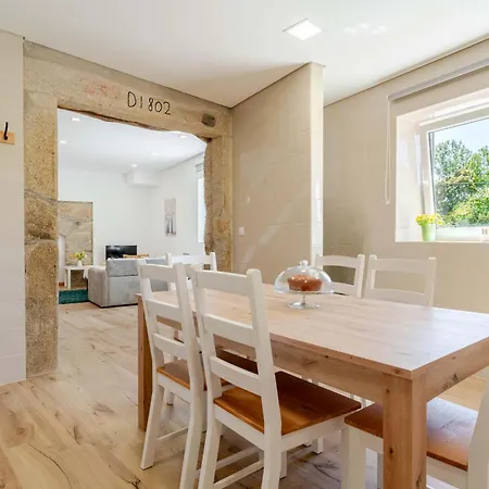 Stone Walls & Sunlit Terrace Retreat By Hostwise Apartmán *