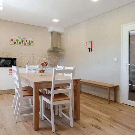 Apartament Stone Walls & Sunlit Terrace Retreat By Hostwise *