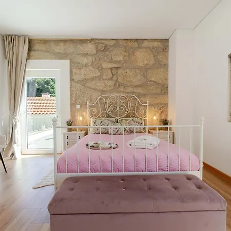 Apartament Stone Walls & Sunlit Terrace Retreat By Hostwise