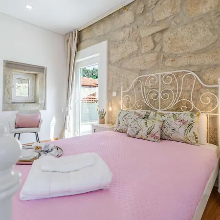 Stone Walls & Sunlit Terrace Retreat By Hostwise Apartmán Pedroso