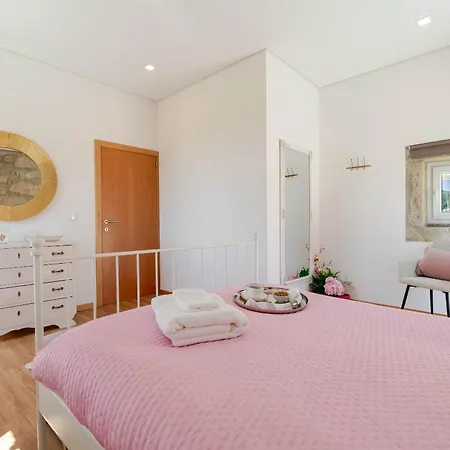Apartament Stone Walls & Sunlit Terrace Retreat By Hostwise Pedroso