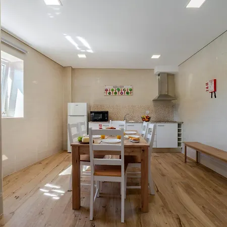 Stone Walls & Sunlit Terrace Retreat By Hostwise Pedroso